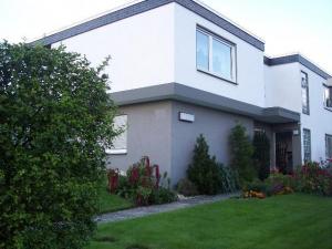 004301000900_4587-FRONT1